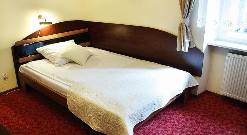 Przy Oslej Bramie Hotel Wałbrzych Buitenkant foto