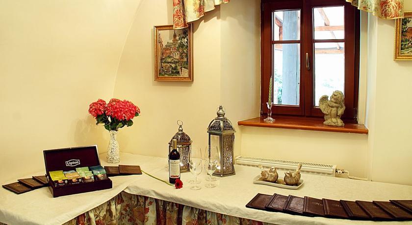 Przy Oslej Bramie Hotel Wałbrzych Buitenkant foto